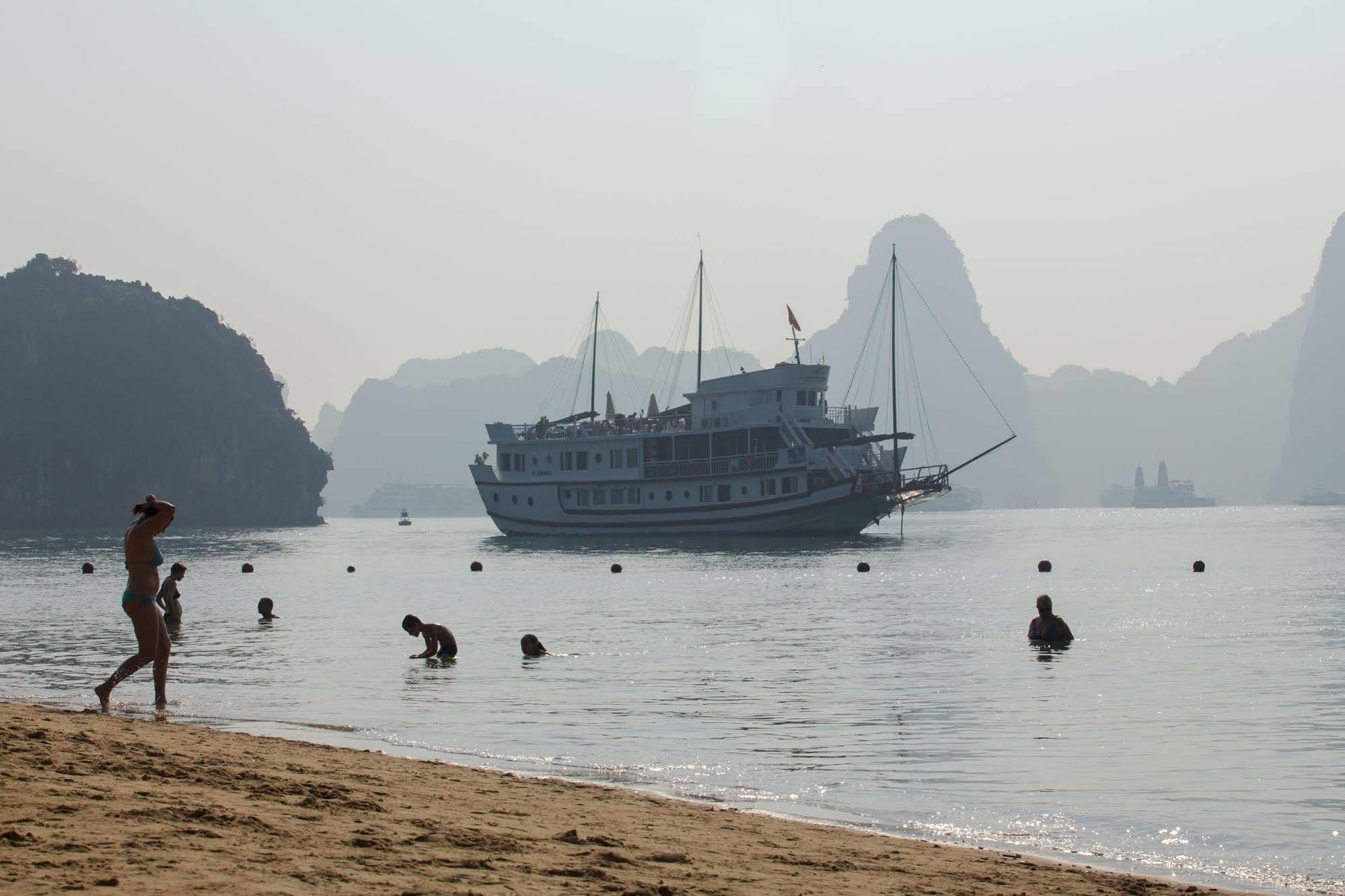 Hotel Flamingo Luxury Cruises Hạ Long Exterior foto