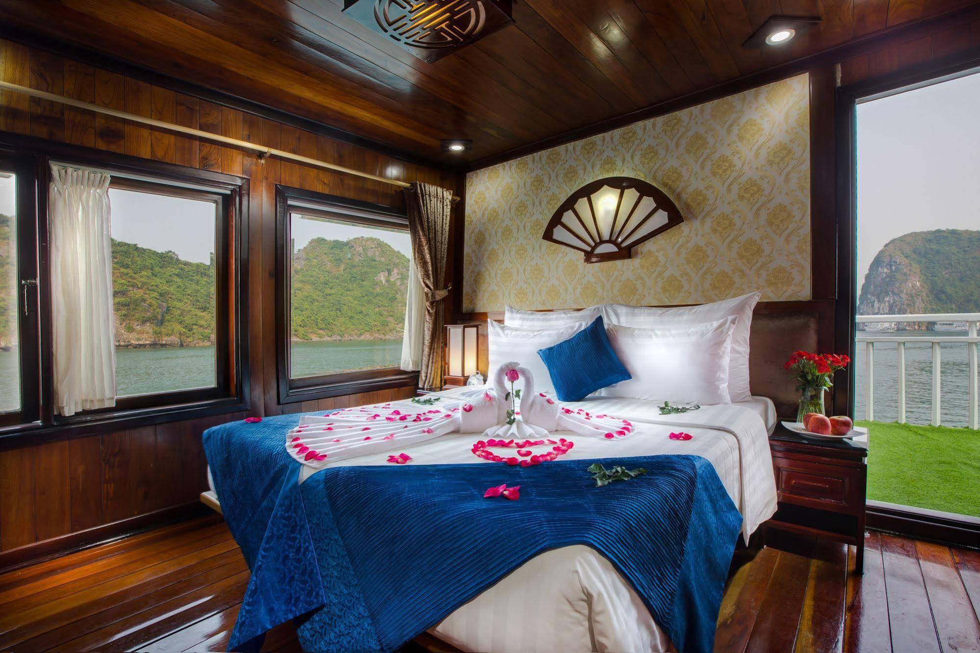 Hotel Flamingo Luxury Cruises Hạ Long Exterior foto