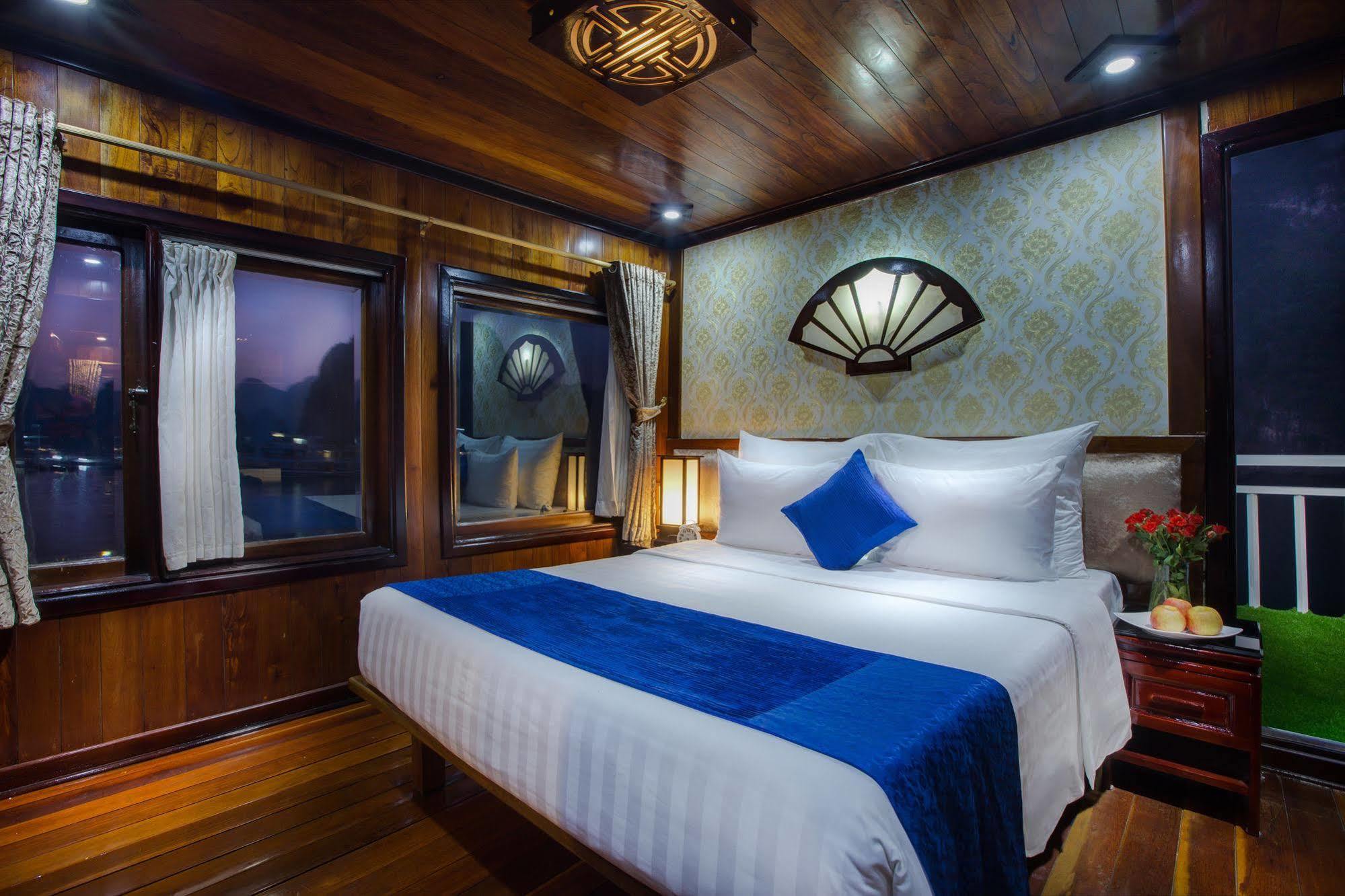 Hotel Flamingo Luxury Cruises Hạ Long Exterior foto
