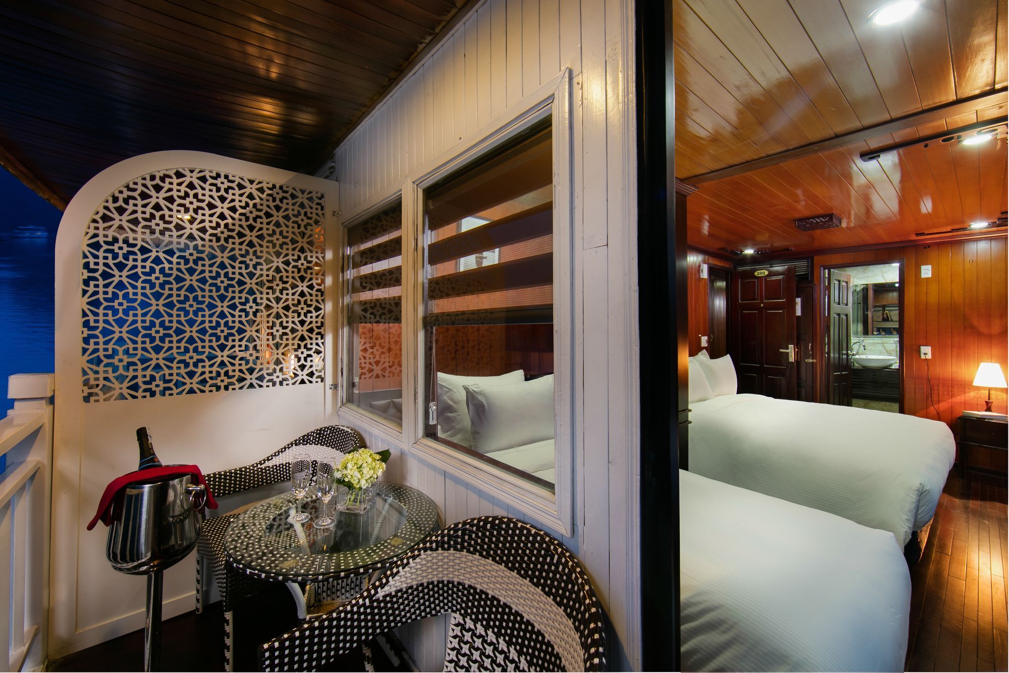 Hotel Flamingo Luxury Cruises Hạ Long Exterior foto